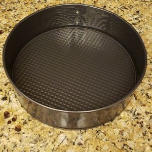 Spring Form cake pan with 6 holiday designs